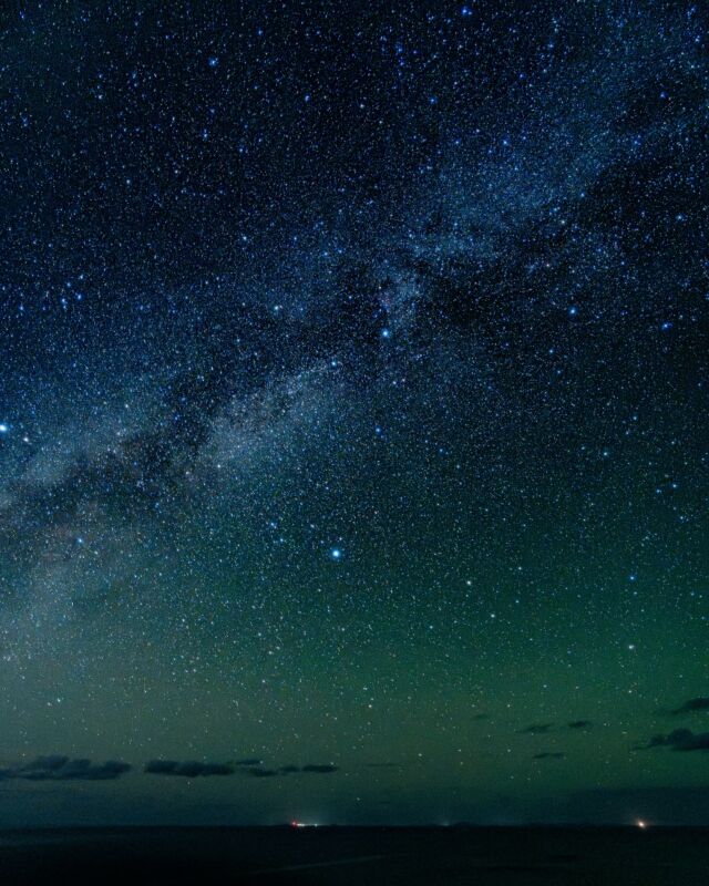 星がきれい🌌

写真は月曜のやんばる国頭村の星空です👍
この日は晴れていて星空が綺麗でした😊

国頭村はかなり星が綺麗な場所です👍！
ホテルに宿泊される際は、
星空もご覧になってくださいねー😊！
______________________________________
 #やんばる  #国頭村 #やんばるホテル
沖縄で１番野生のヤンバルクイナに会えるリゾートホテル 
______________________________________
宿泊する際のお支払い方法は、クレジットカード、電子マネー以外にも、auPAY、d払い、LINE Pay、メルペイ、PayPay、楽天ペイ、Jcoinペイがご利用できます。